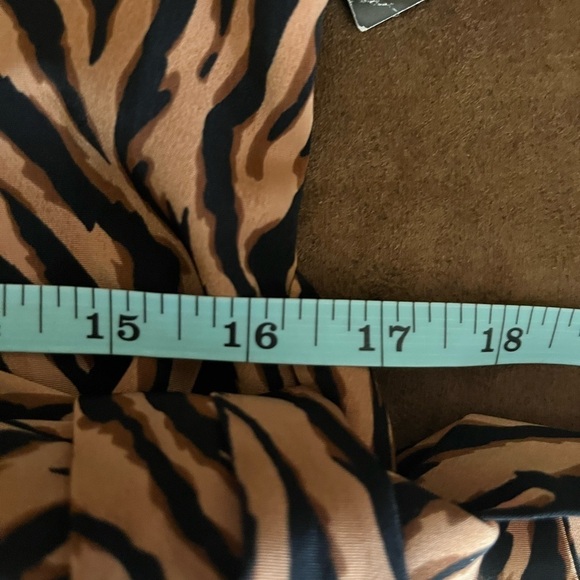 Sag Harbor Tiger Stripped Wrapped sleeveless Dress - Picture 12 of 13